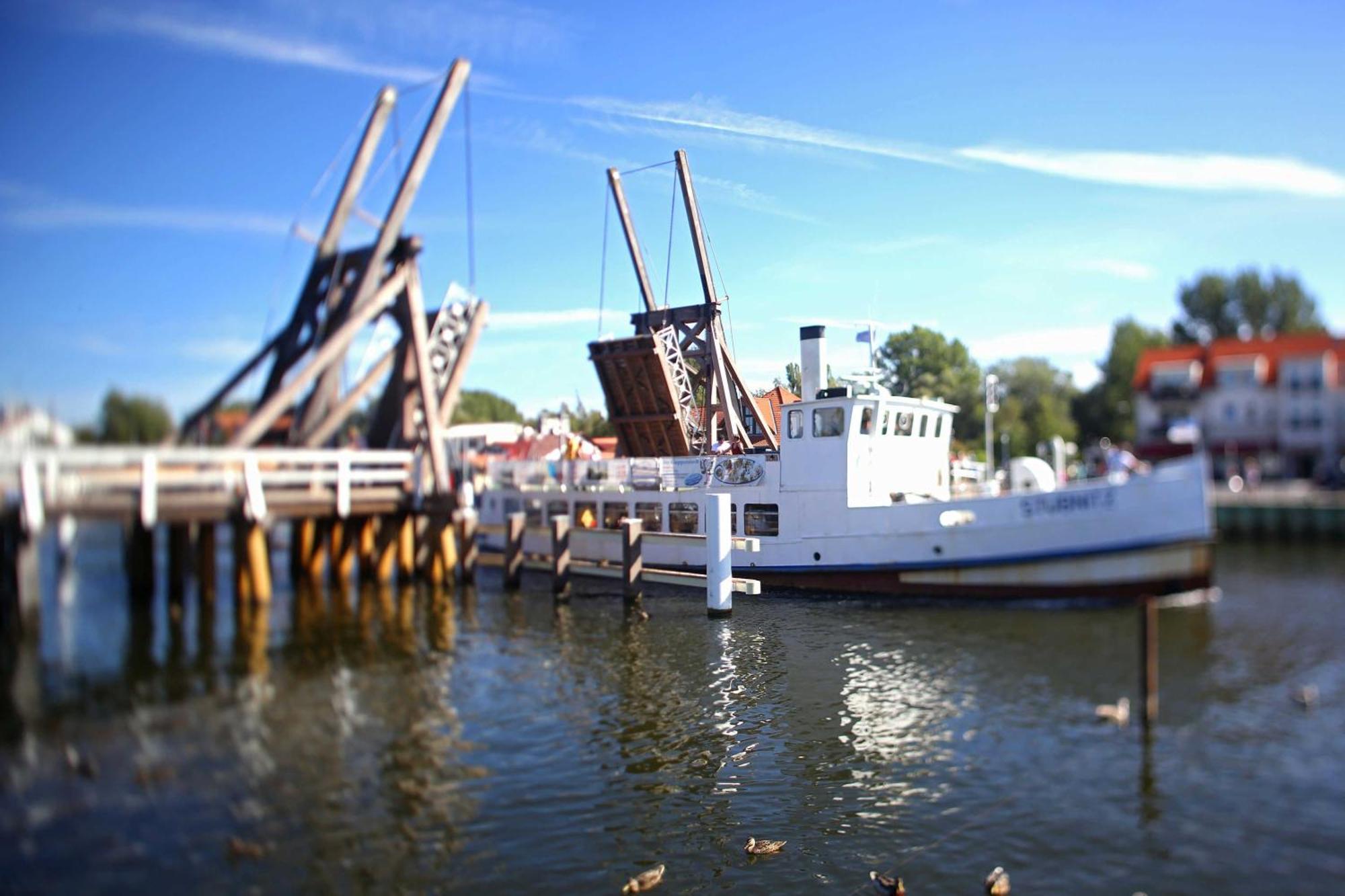 Hochwertige Ferienwohnung Direkt Am Wasser Mit Balkon Greifswald Eksteriør billede