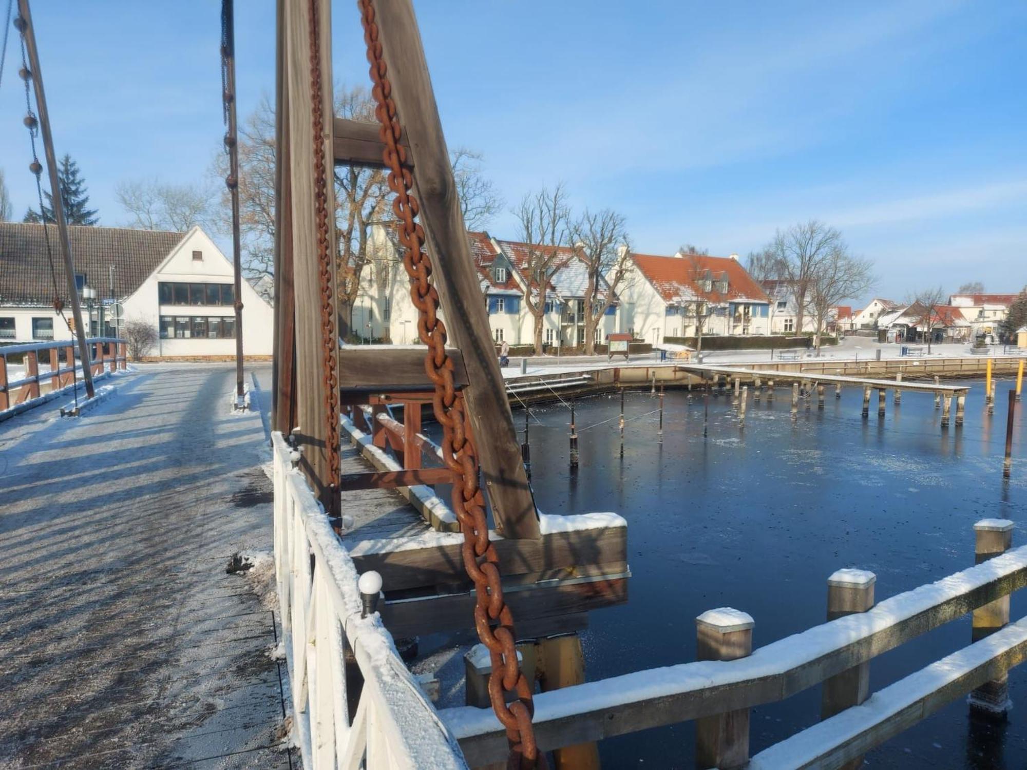 Hochwertige Ferienwohnung Direkt Am Wasser Mit Balkon Greifswald Eksteriør billede